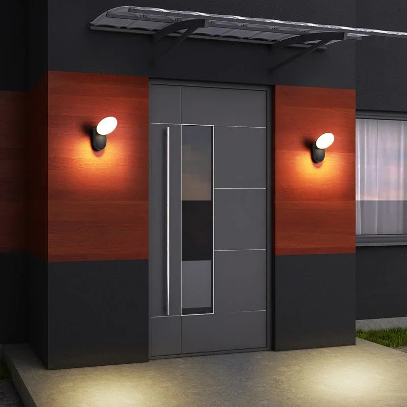 SLEEK SENSORED WALL LIGHT