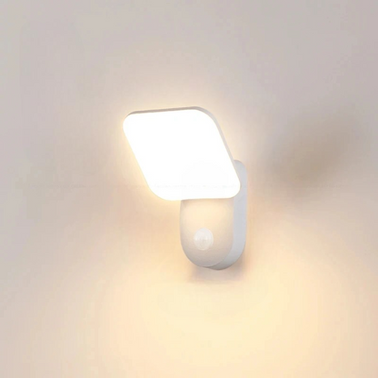 SLEEK SENSORED WALL LIGHT